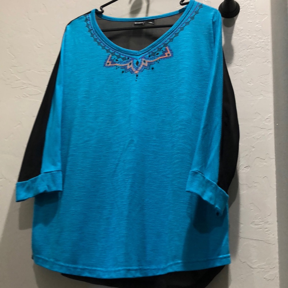 Sheer black backing 3/4 sleeve